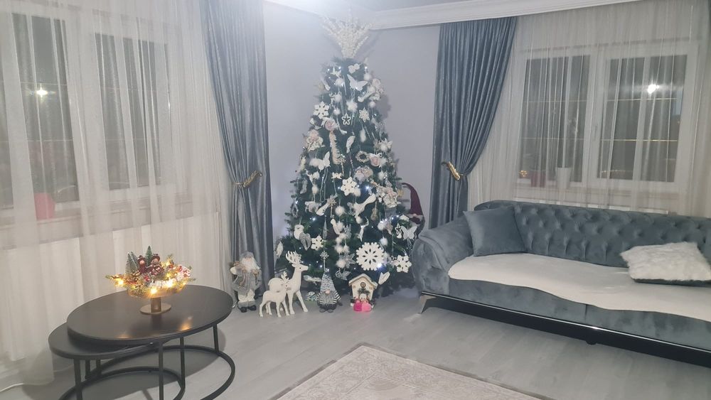 Vând brad artificial