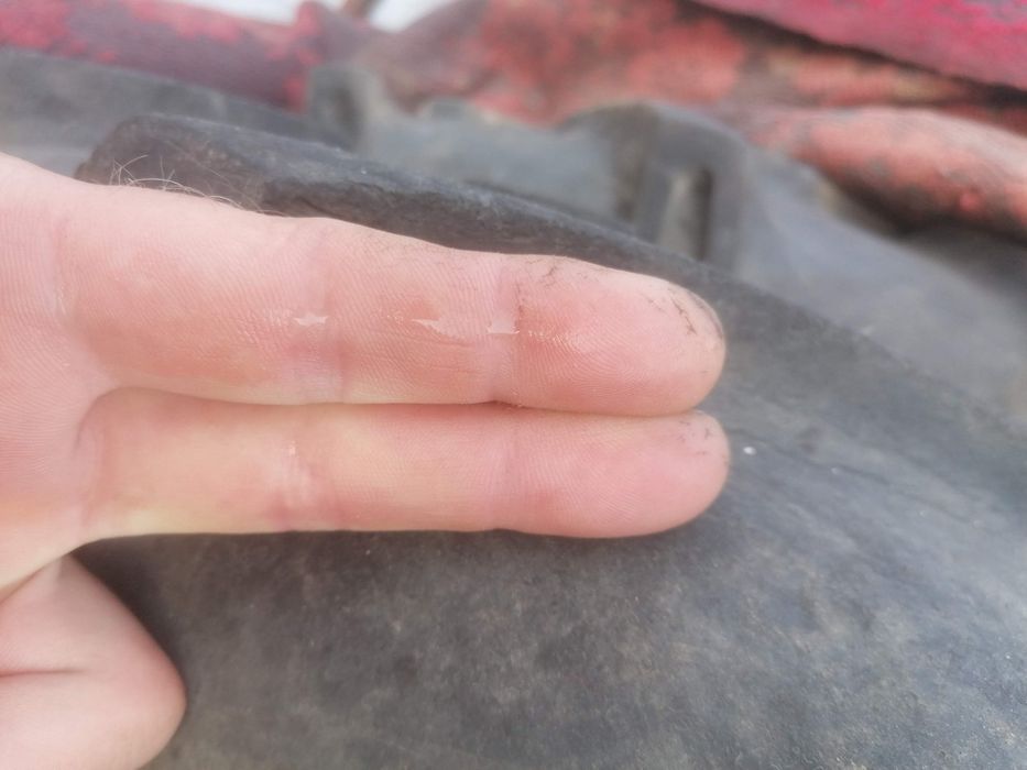 Тесни окопни гуми с джанти