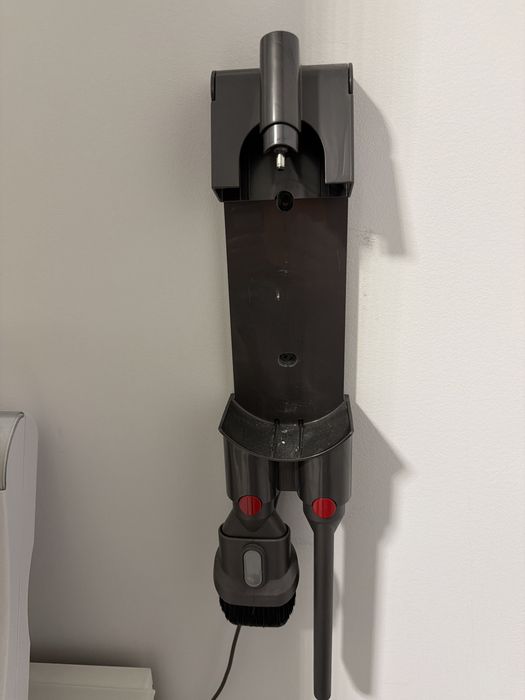 Aspirator Dyson v8 in stare foarte buna