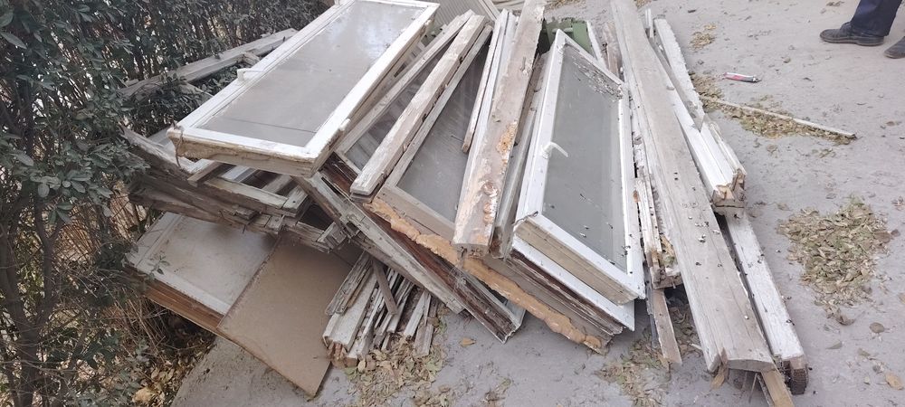 4 xonali uy derazalarini yaroqlilari ham bor o'tin qilib ishlatishga