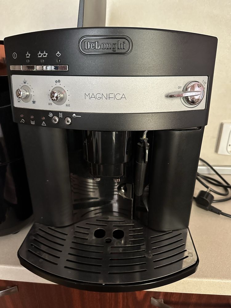Кафеавтомат Delonghi Magnifica ESAM3000B