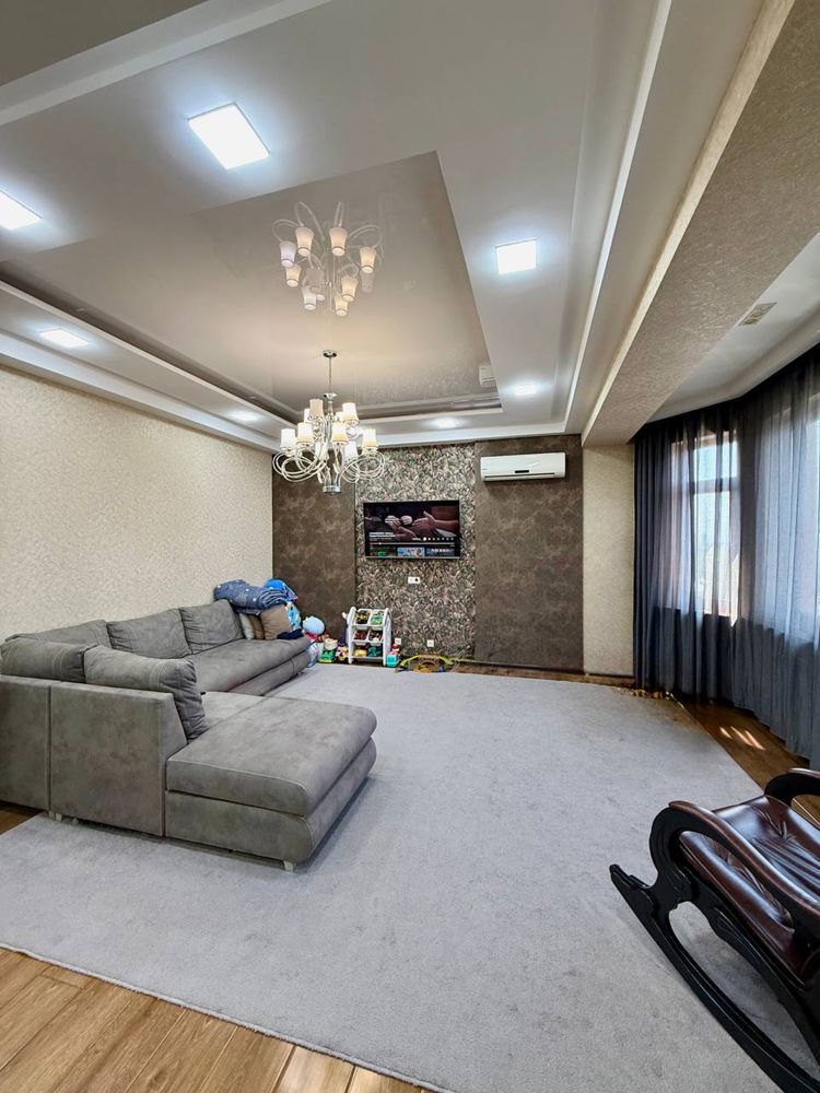 Паркентский 4/8/9 "Golden House" 100м2.