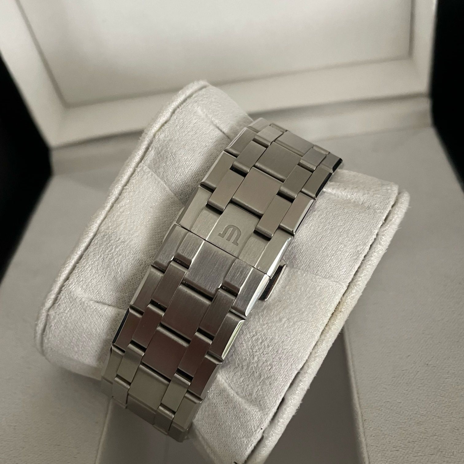 Maurice Lacroix Aikon Venturer Automatic