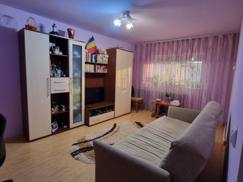 Apartament 2 camere decomandat - zona Orizont