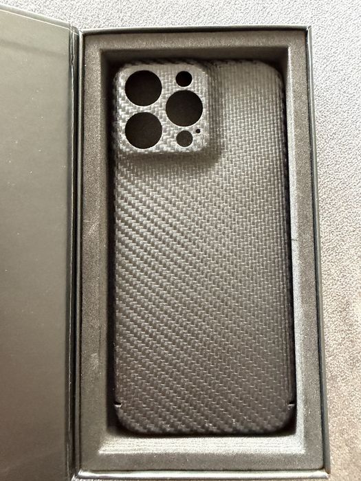 Husa carbon reuterson iphone 16 pro max