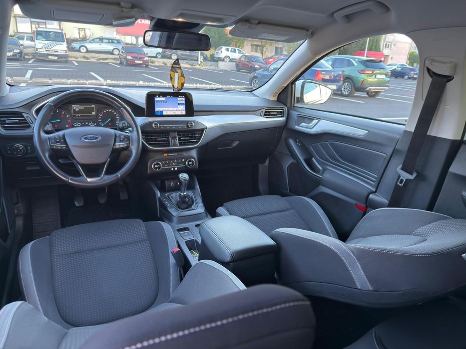 Ford focus 1.0 EcoBoost model 2019/Revizii la zi