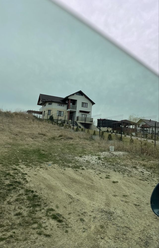 Teren intravilan zona Lebada Rai
