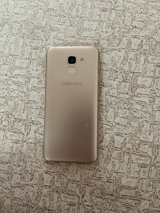 Телефон Самсунг Galaxy j6