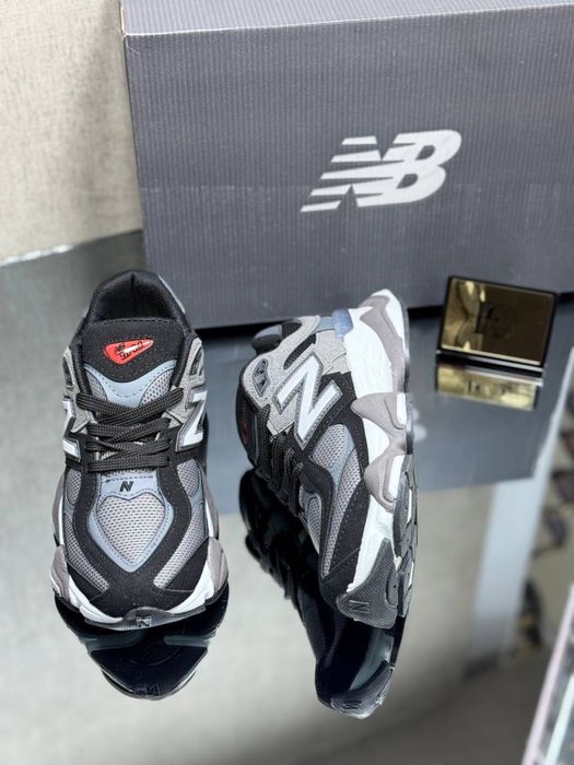 Дамски маратонки New Balance 9060