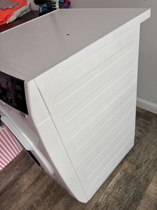Uscator de rufe AEG seria 6000 Prosense cu pompa de caldura