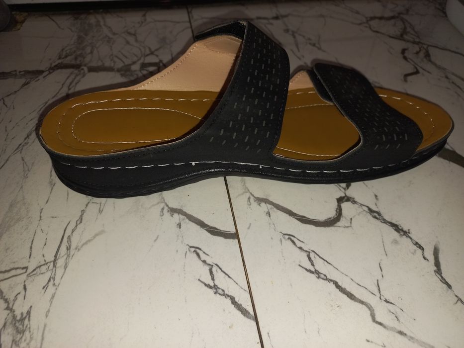 Papuci/șlapi cu scai