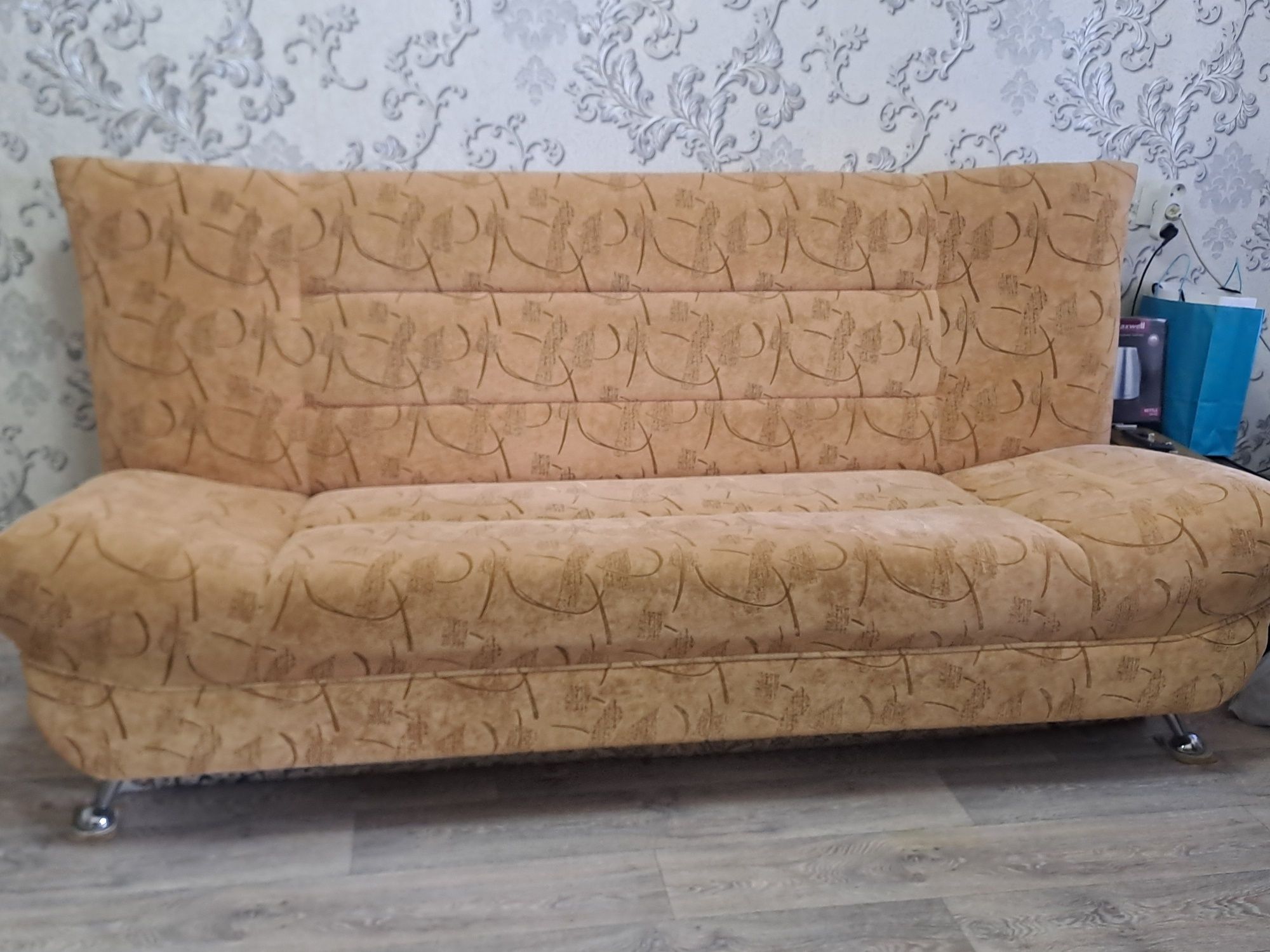 Продам диван и 2 кресла