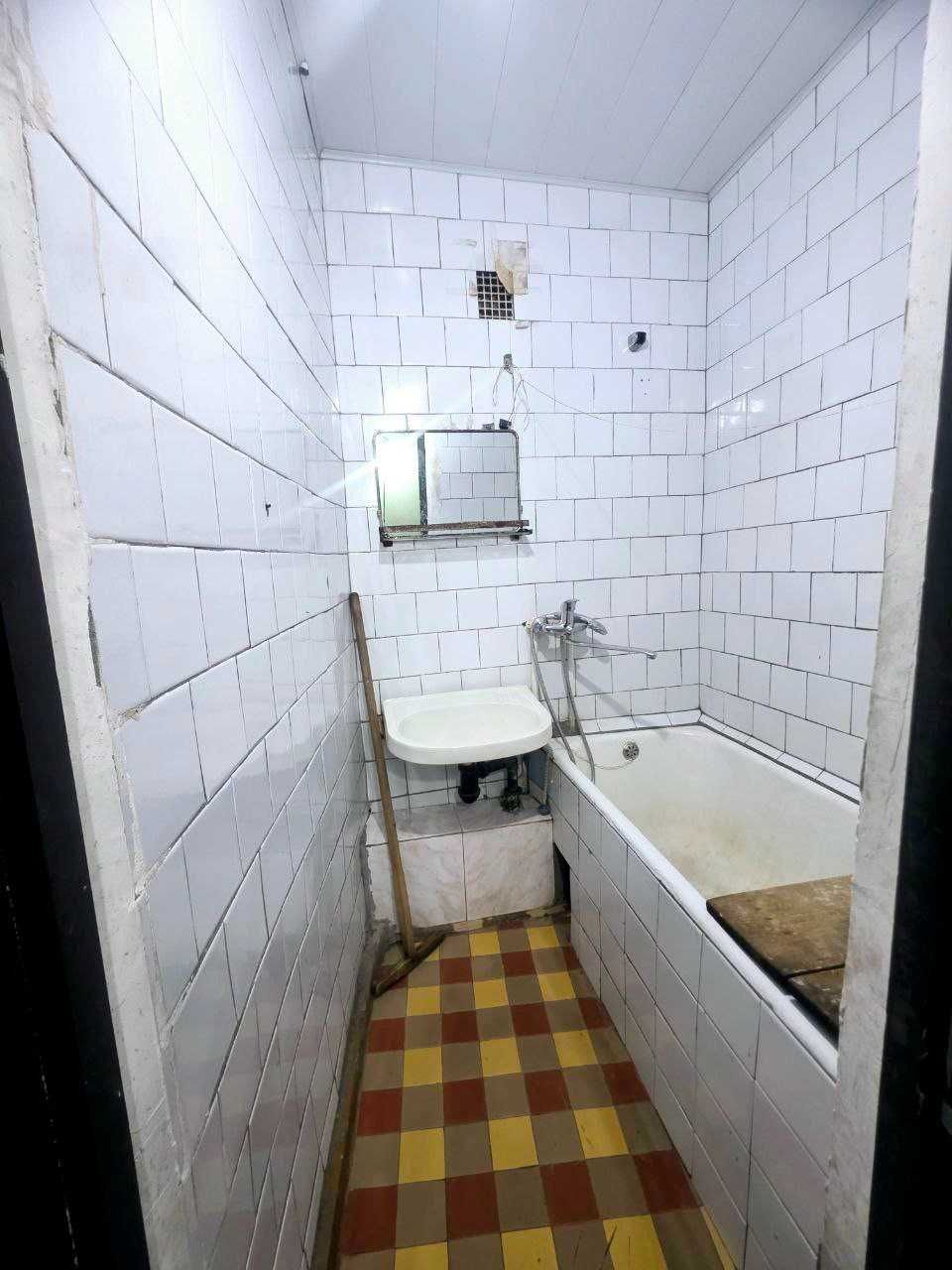 Chilonzor-9 Kirpich 2/2/5 balkon 2/6 Orientir Rovd