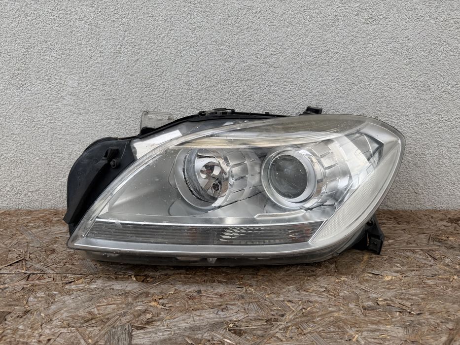 Far stanga Mercedes ML W166 cu lupa halogen Original Europa