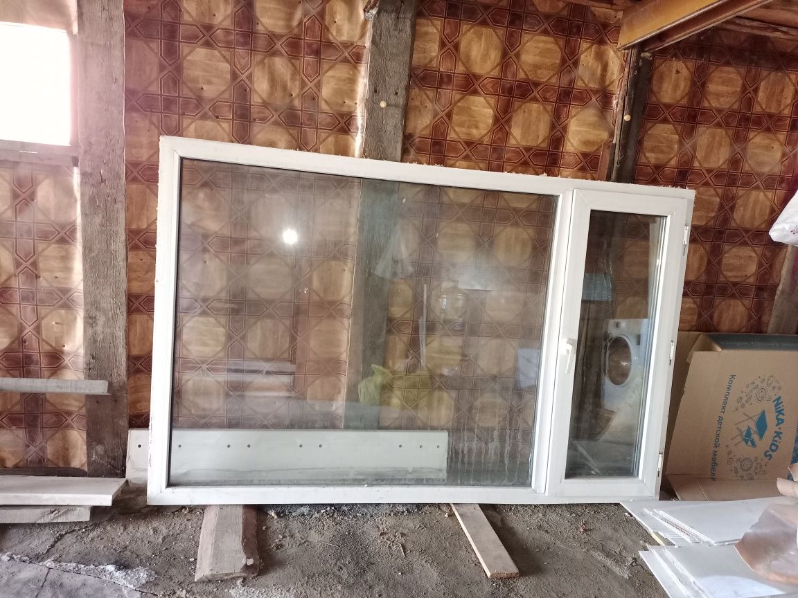 Продам Новую  с  искусственного камня мойку, окно б/у