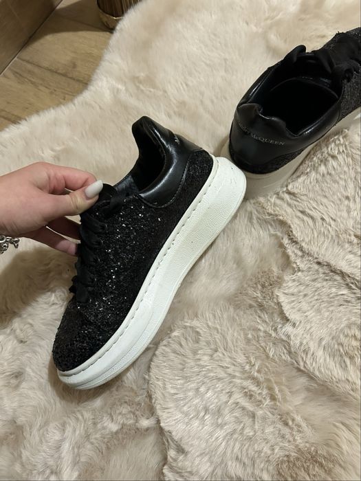 Vand Adidasi McQueen nr 37