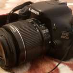 Canon 600d  объектив камераси билан батерекаси йок