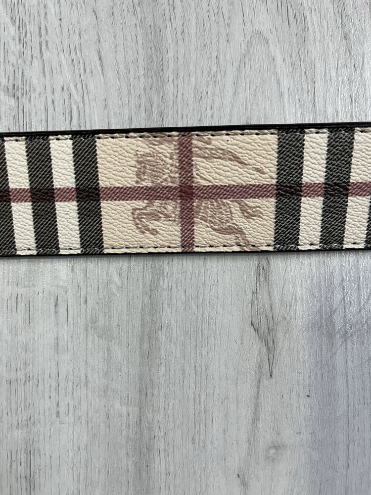 Curea Burberry nou