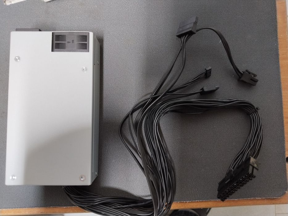 Продаётся блок питания tfx