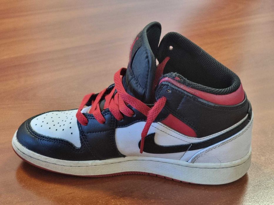 Pantofi Sport Copii Air Jordan Retro 1 High Black Toe - MARIMEA 35,5