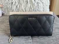 Дамски портфел