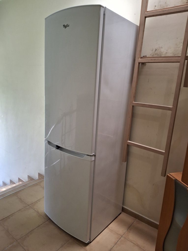 Хладилник Whirlpool