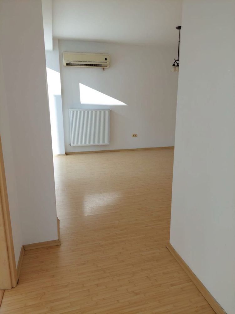 Ofer apartament spre închirie!