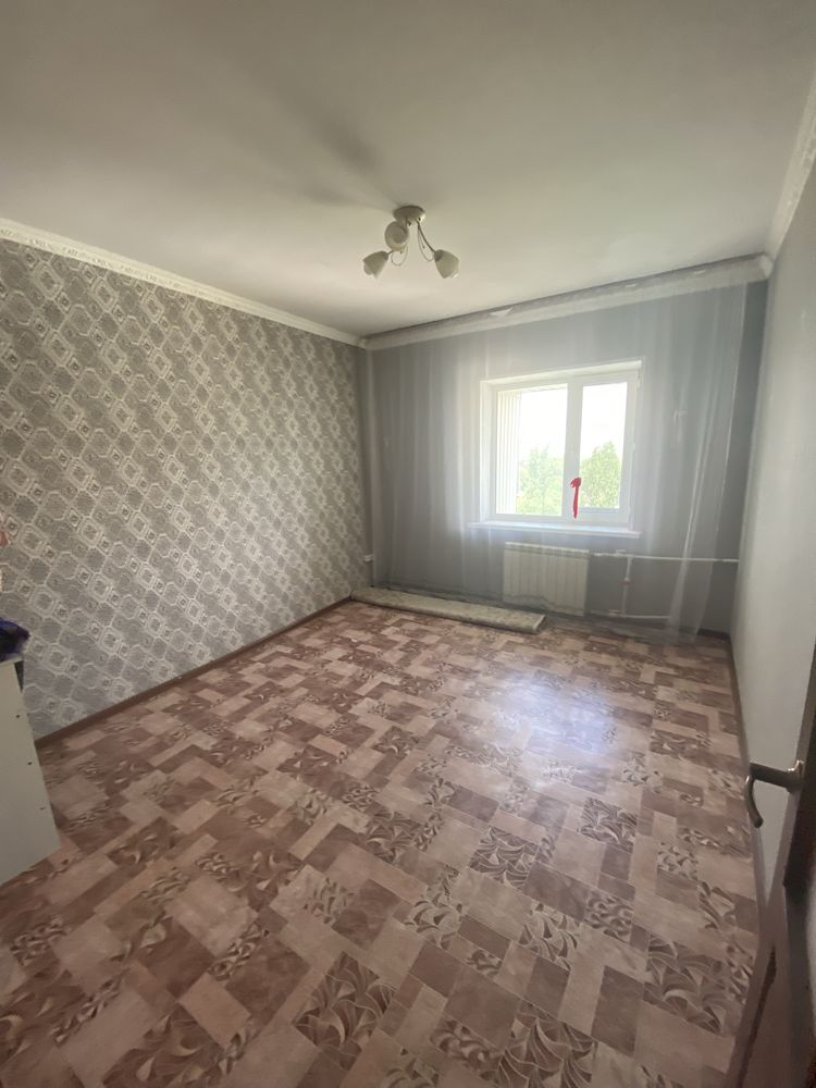 Продам квартиру трехкомнатную 8 мкр братья Жубановых 269