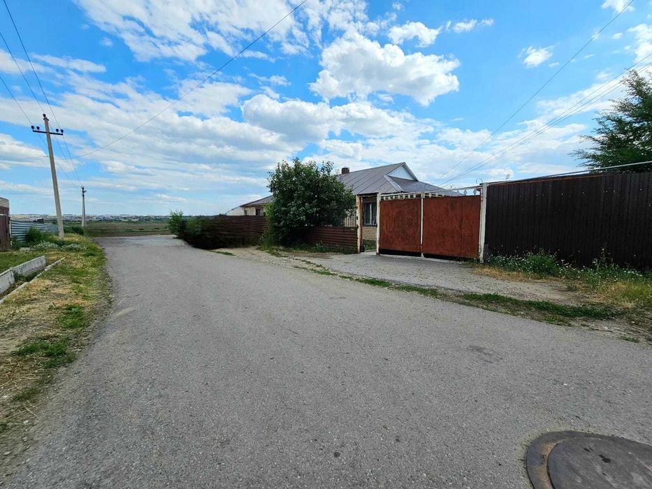 продается дом Тепличная