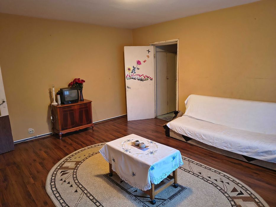 Vând apartament 3 camere