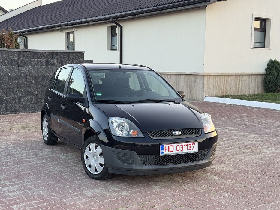Vând Ford Fiesta Motor 1.3 Benzină 69 CP E4 132000 Km Import Germania