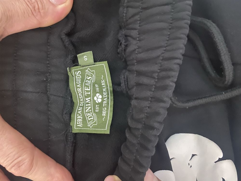Pantaloni scurti denim tears