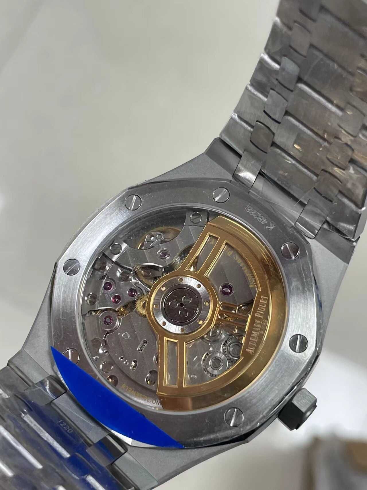 Часовници Audemars Piguet Royal Oak сиво