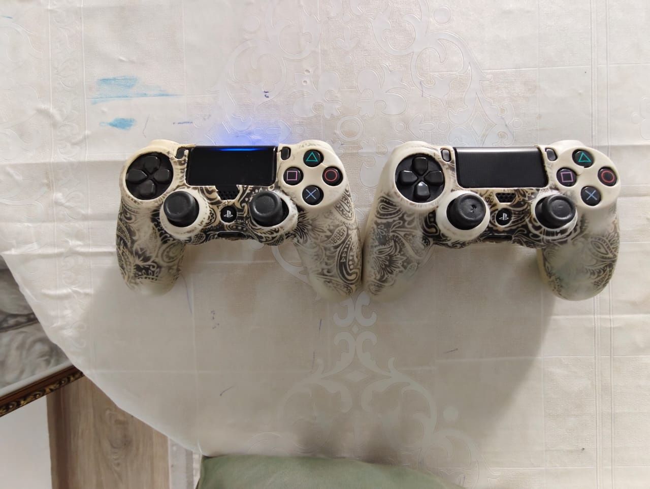 Продам PlayStation4