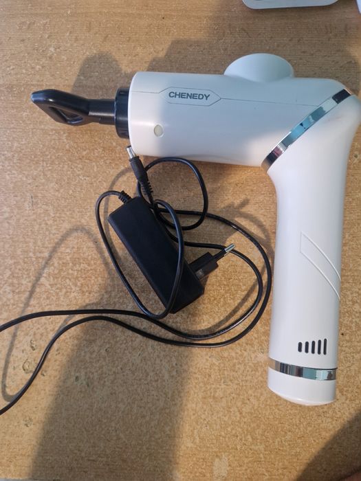 Aparat de masaj terapeutic cul 5 viteze pe acumulator