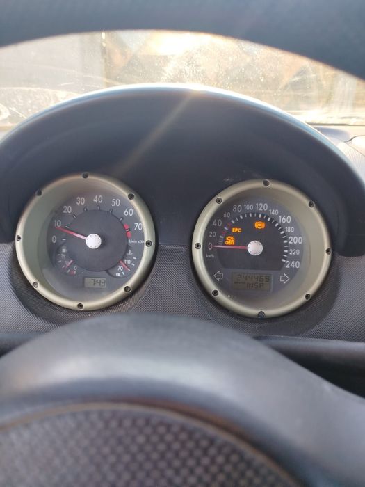 Volkswagen polo 1.4 bebzina cu rezervor de gas de fabrica 105cp 16valv