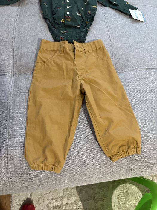 Camasa cu papion si pantaloni crem , noi cu eticheta , marimea 12 luni