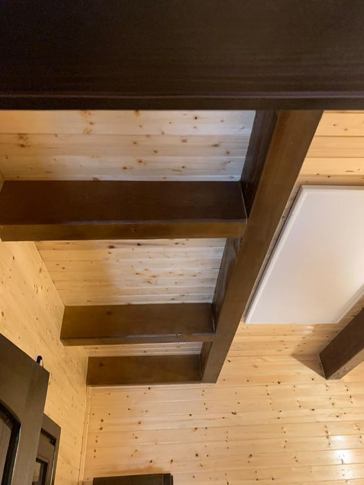 Vând casă de locuit pe structură de lemn