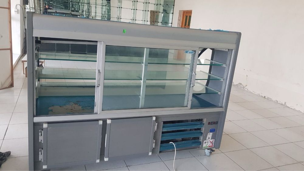 Продается холодильная витрина Electro Steel