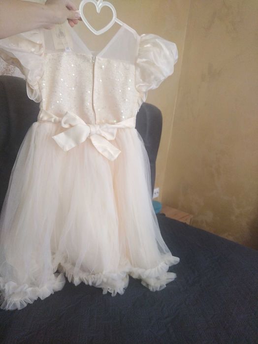 Официална рокля за повод