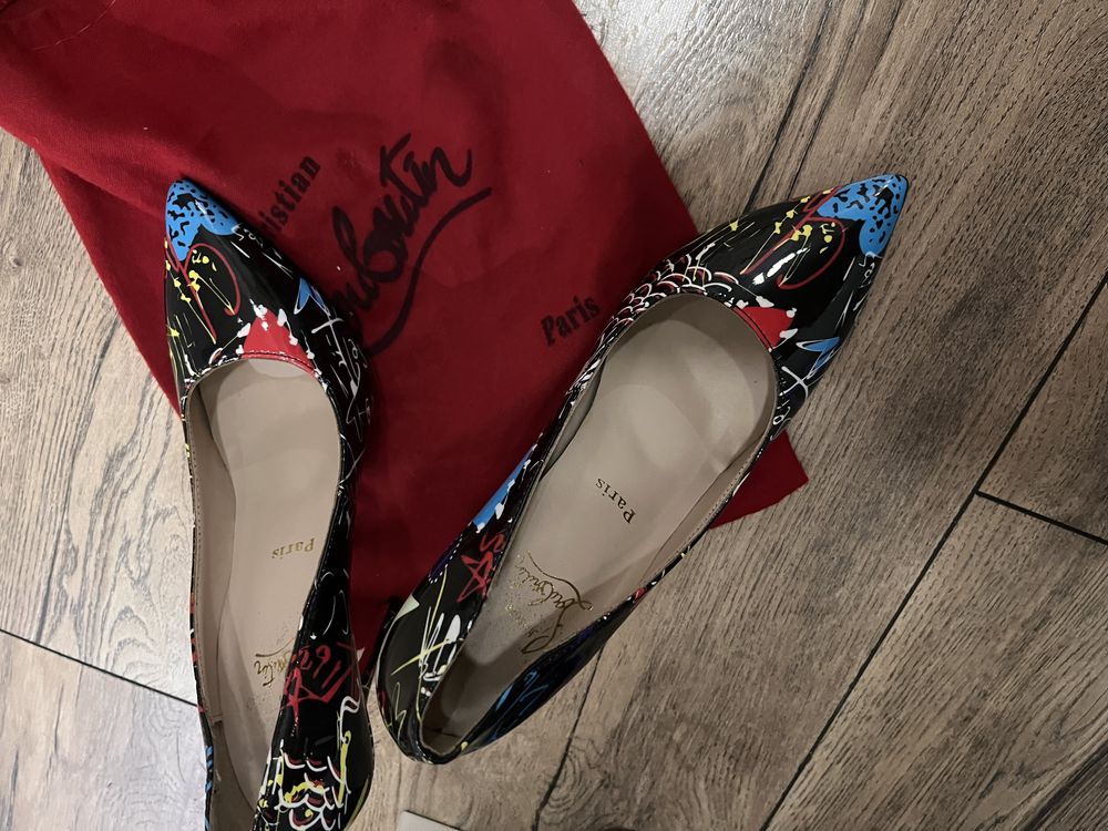 Christian Louboutin 39 нови