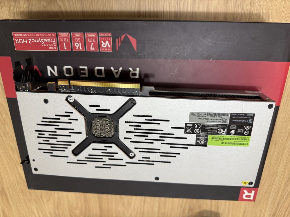 Vand placa video Radeon VII 16 GB