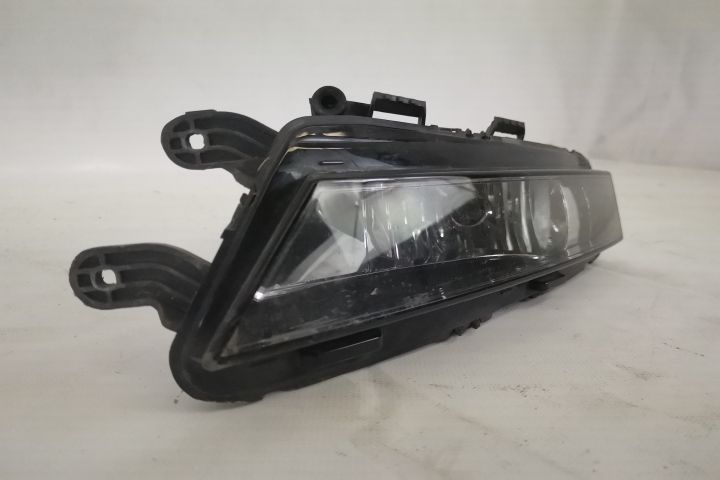 Proiector dreapta Halogen Original In Stare Buna Skoda  Octavia  3 [fa