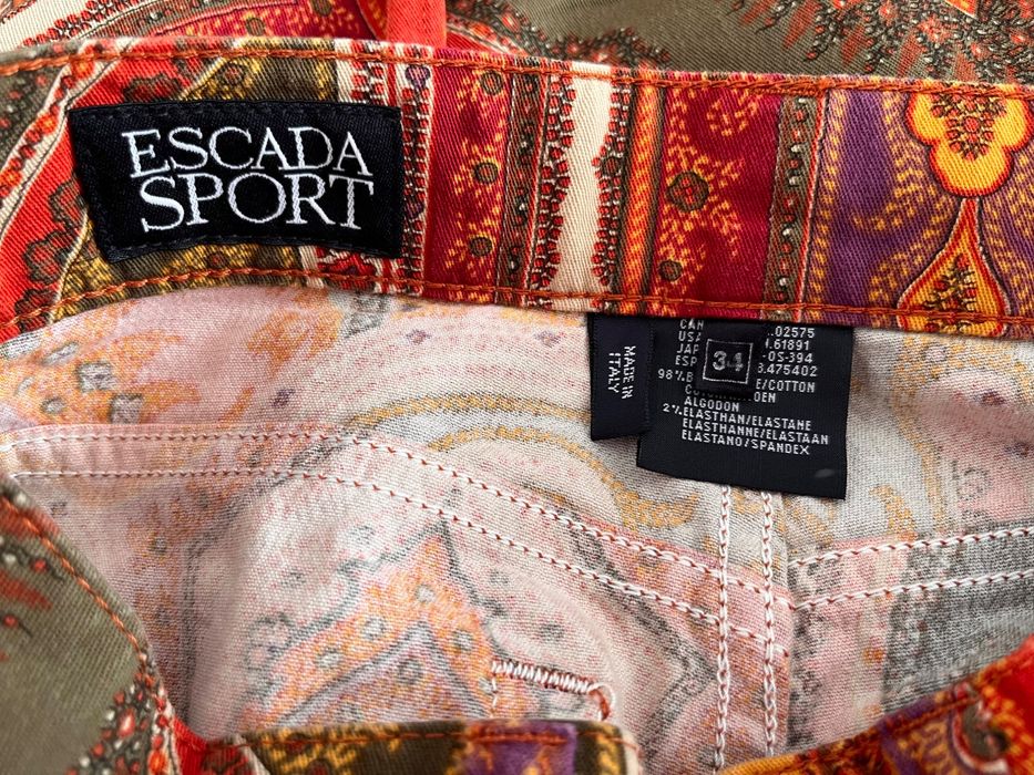 Blugi vintage Escada Sport