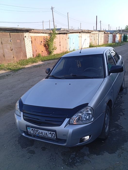 Продам приору седан
