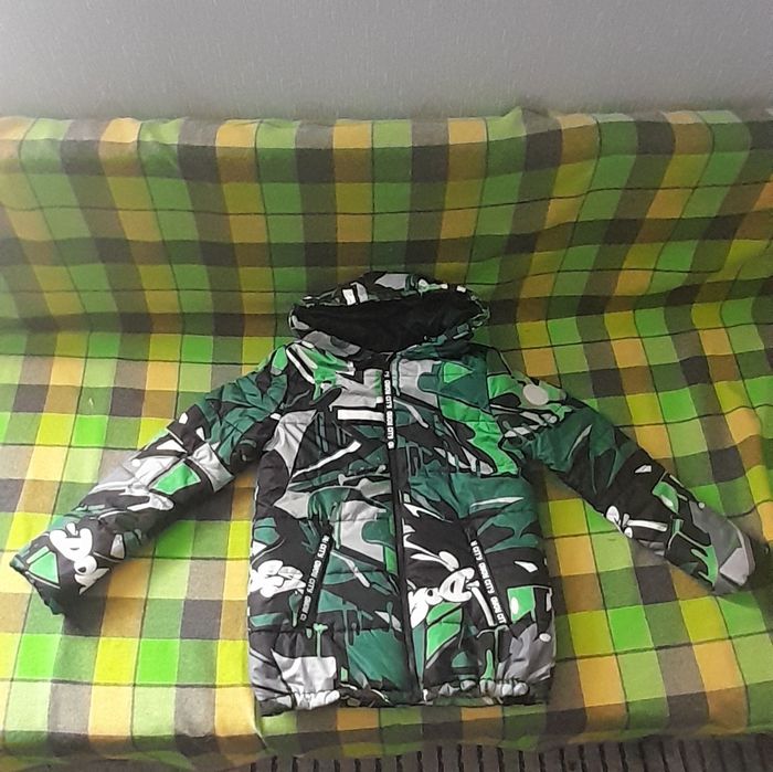 Продам куртку осень-весна на мальчика