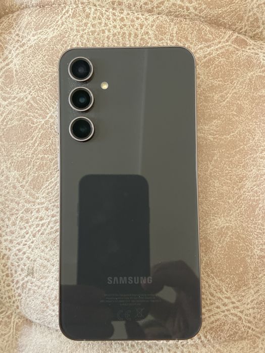 Продам Самсунг s23 128 гб