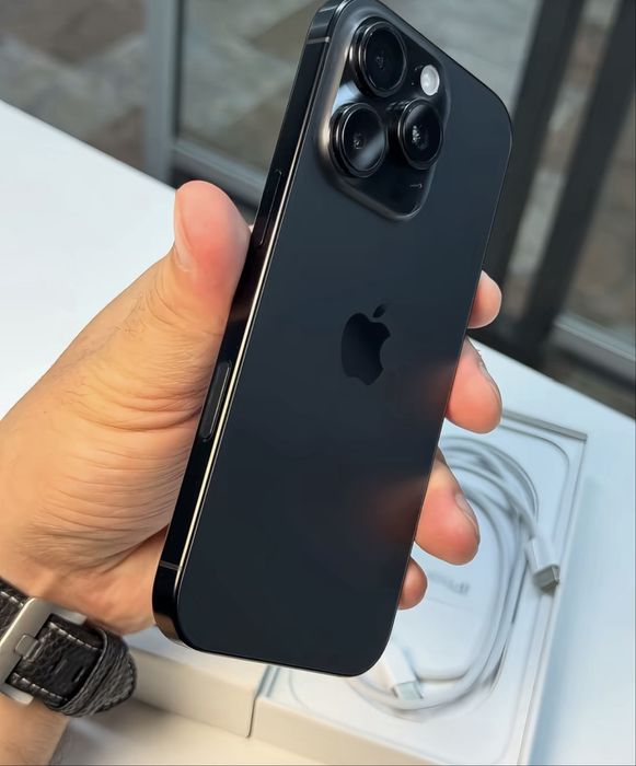 Iphone 16 pro черный