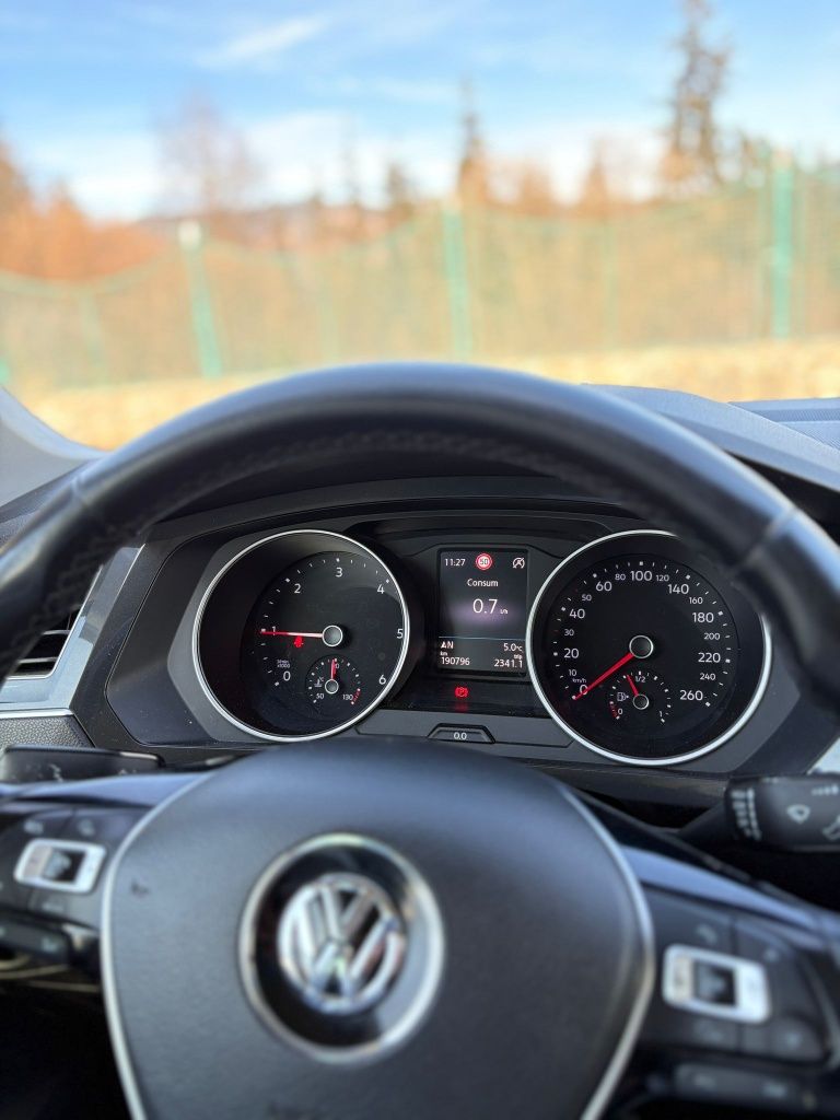 Vând Volskwagen Tiguan