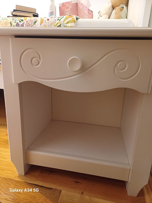 Noptiera mdf cu flori